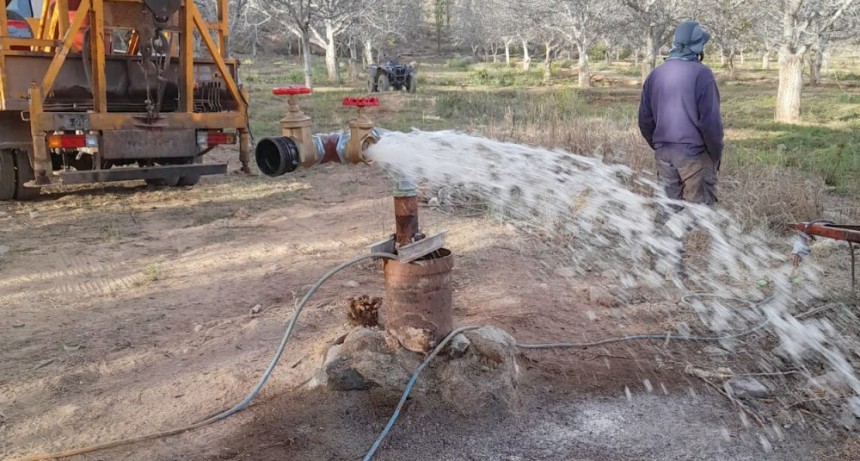 Gobierno finalizó trabajos para restablecer el servicio de agua en varios distritos del Dpto. Famatina