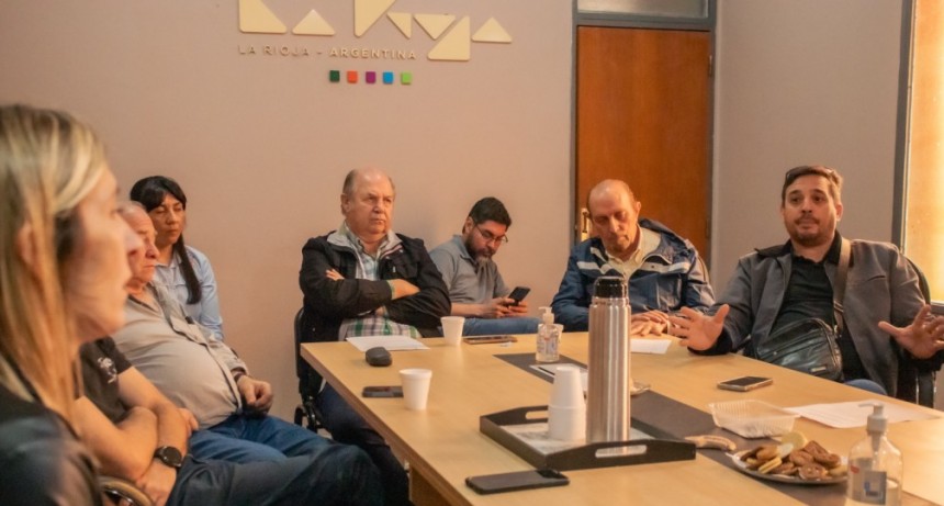 ​El gobierno provincial y FEGHRA coordinan acciones para fortalecer al sector gastronómico