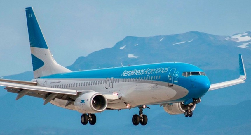 Milei quiere privatizar Aerolíneas y la discusión en diputados se reanuda el martes