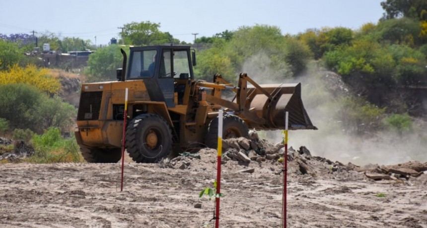 Municipio sigue trabajando en la ex represa Almirante Brown