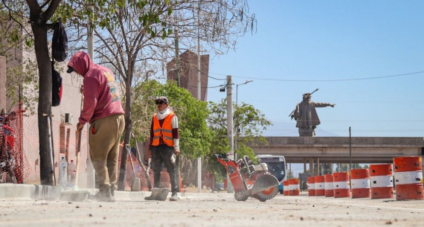 Armando Molina supervisó la obra en cercanías a la terminal