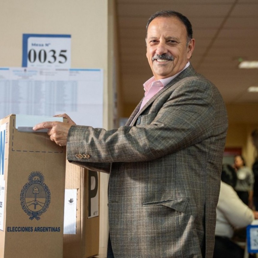 Quintela emitió su voto y resaltó la importancia de la participación ciudadana