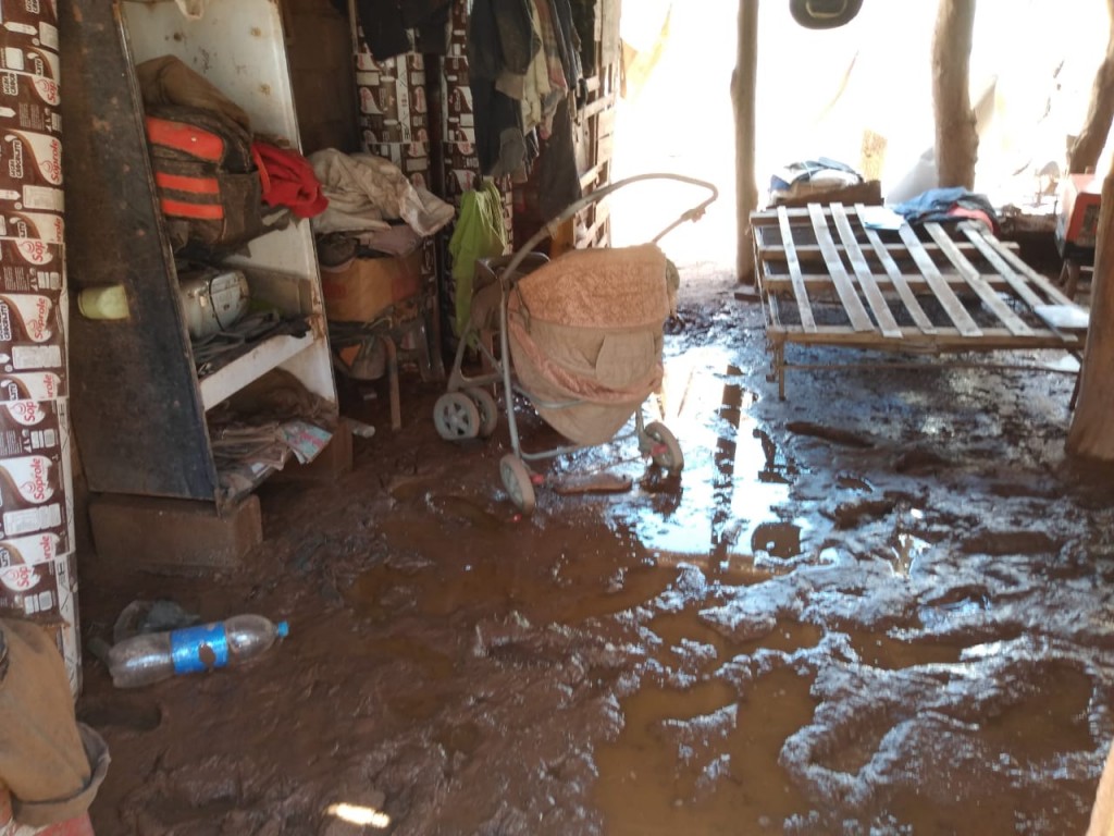 Pobladores del paraje San Pedro recibieron asistencia por las lluvias