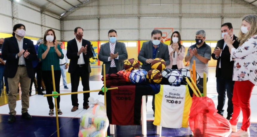  Olta: Entrega de elementos e inauguración de refacciones del club local