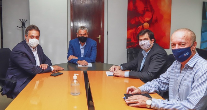 Ferraresi recibió a las autoridades del Consejo Nacional de la Vivienda  