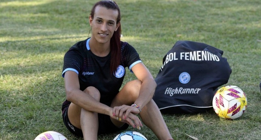 Una futbolista trans ya juega en la primera del fútbol femenino