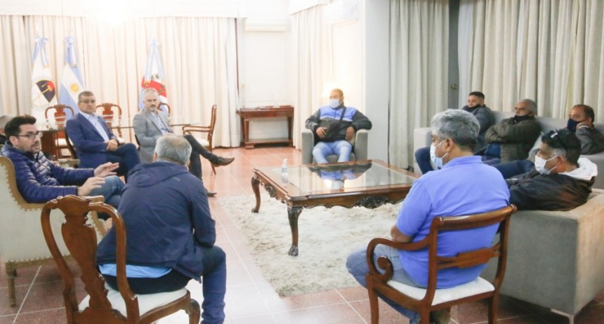 El Gobierno Provincial y el SOEM buscan soluciones para trabajadores municipales.