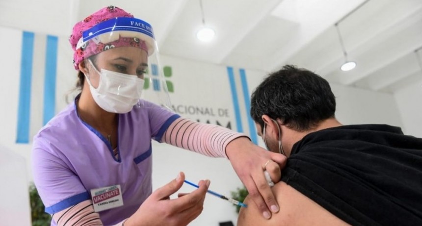 El 60% de los argentinos ya completó su esquema de vacunación contra el Covid