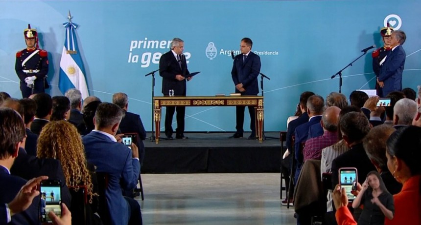 Fernández le tomó juramento a Maggiotti como ministro de Desarrollo Territorial y Hábitat