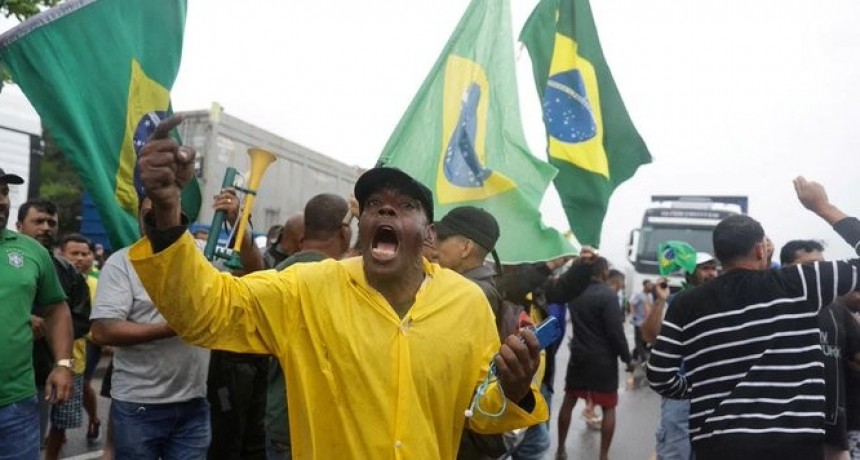 Brasil: Bolsonaro pidió desbloquear las rutas