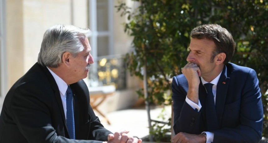 El Presidente inicia una gira para participar del Foro por la Paz y del G20