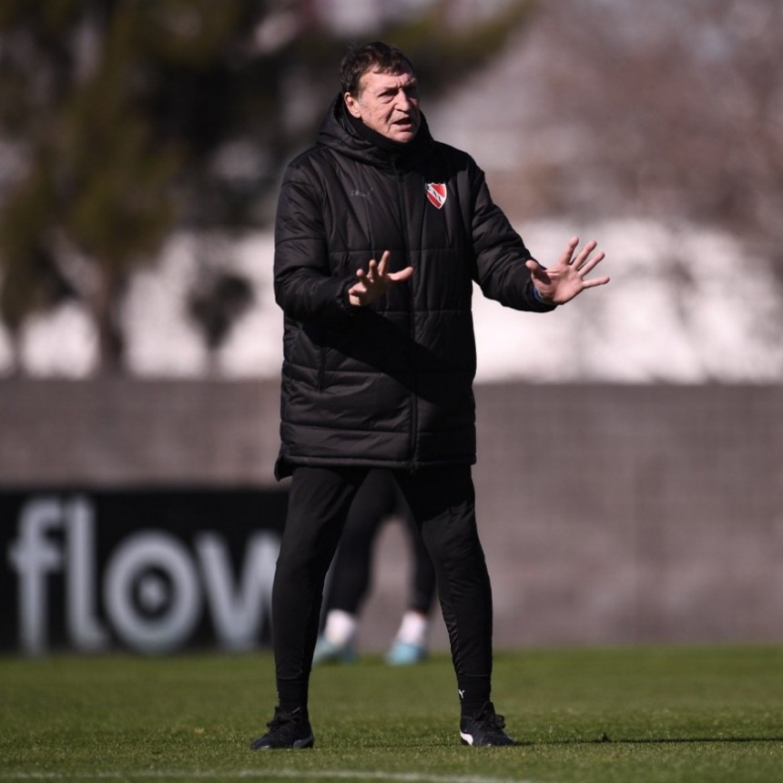 Independiente anunció el fin del ciclo de Julio César Falcioni como entrenador