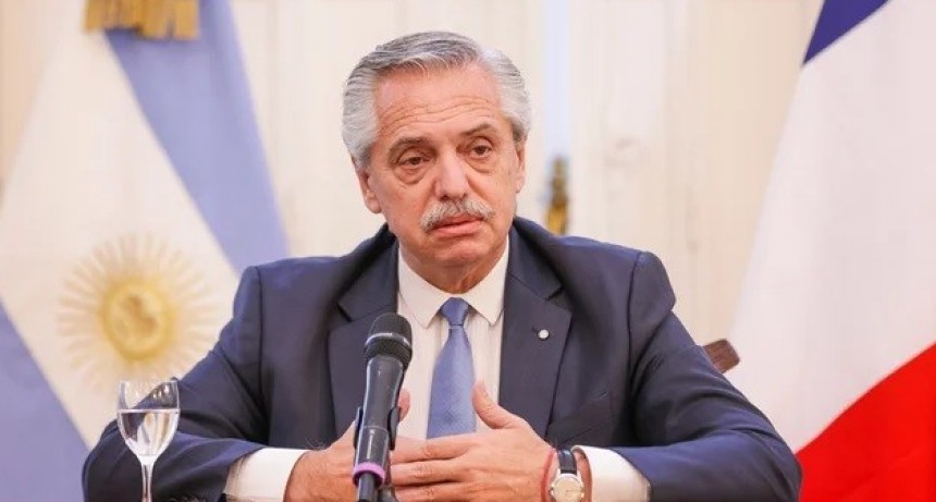 Alberto Fernández brindó una conferencia de prensa en Francia 