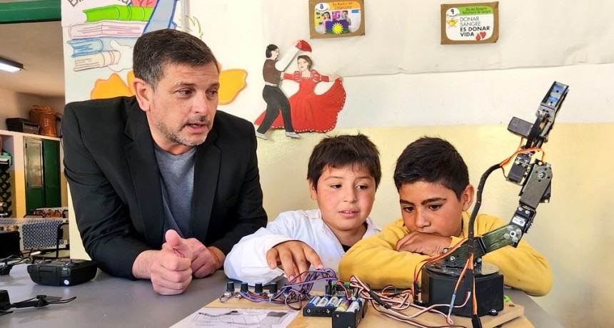Se realizó el Primer Tecnomóvil en Famatina