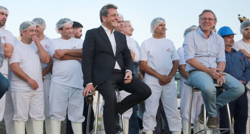 Massa junto a cooperativistas agroindustriales: 