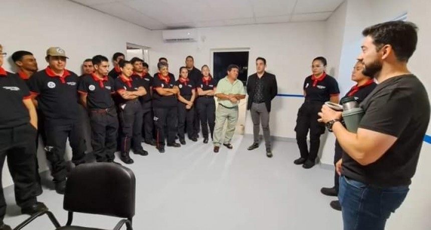 Implementan mejores condiciones laborales para personal de Defensa Civil