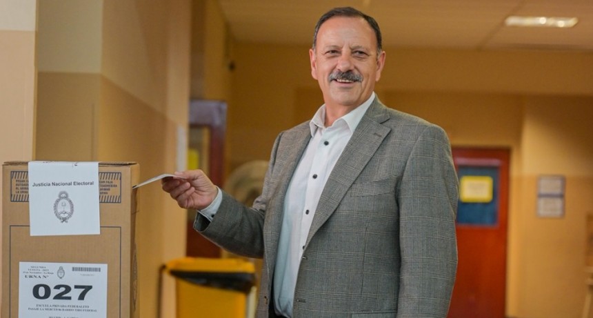 Votó el gobernador Ricardo Quintela