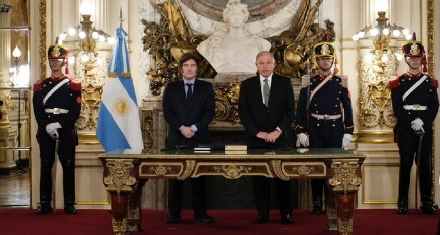 El presidente Javier Milei le tomó juramento a Werthein en Casa de Gobierno
