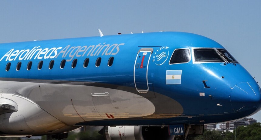Aerolíneas Argentinas: arrancan reuniones con los gremios