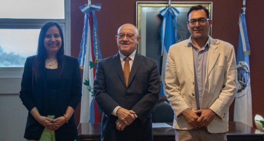 UNLaR: Natalia Álbarez Gómez y Luis Oviedo se reunieron con el rector saliente