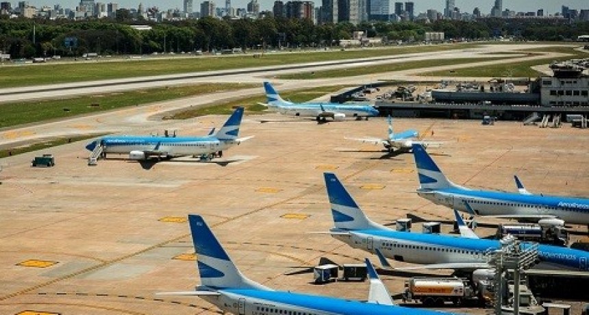 Aerolíneas Argentinas cerró el conflicto con los gremios aeronáuticos 