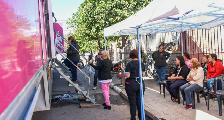 El Gobierno refuerza su presencia en los barrios con un operativo sanitario integral en la Capital