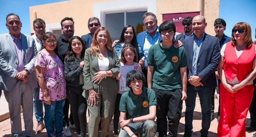 La Provincia reimpulsa obras y entrega nuevas viviendas en Villa Castelli