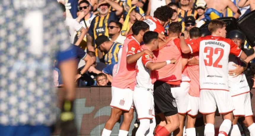 Estudiantes bajó al campeón de cartón y avanzó a la proxima fase