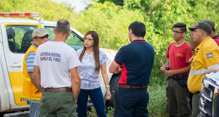 Provincia trabaja arduamente para sofocar el incendio en el Velazco