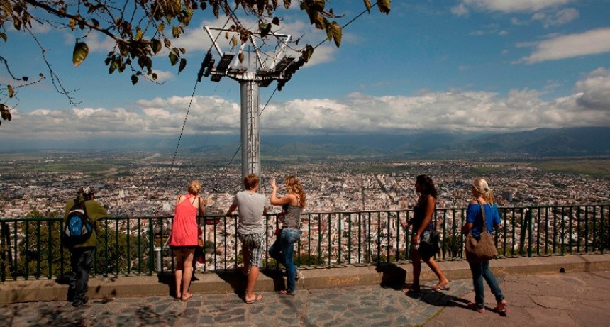 Seis provincias inician la reapertura al turismo externo