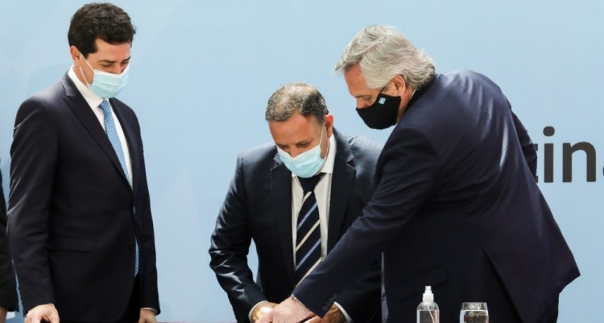 Quintela firmó el nuevo Consenso Fiscal y subrayó la importancia de la unidad nacional