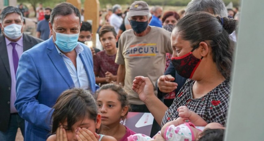 Quintela entregó viviendas en el Dpto. General San Martín