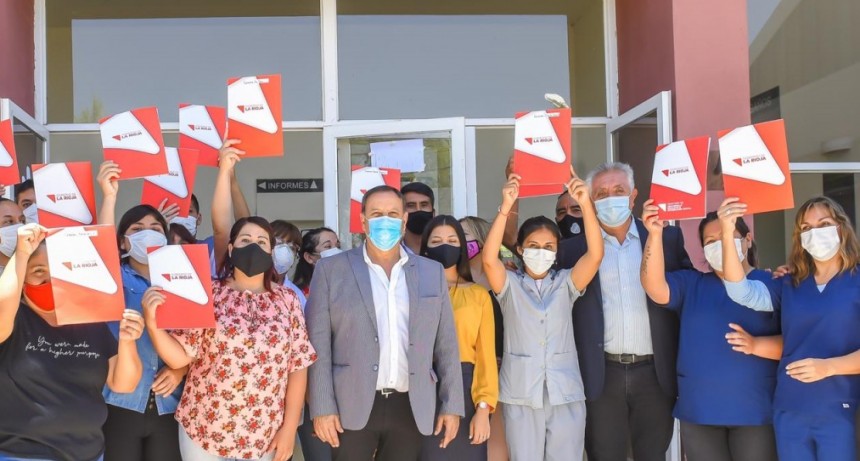 Vinchina: Quintela entregó nombramientos en Salud