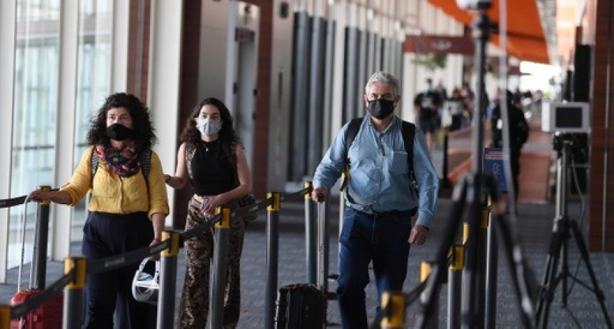 Prorrogan hasta el 8 de enero la opción de PCR negativo o cuarentena para ingresar al país