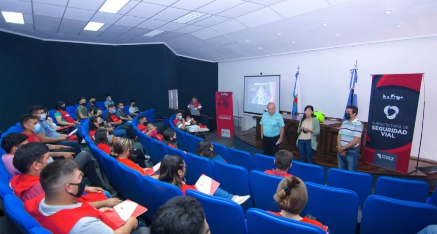 Capacitaron a voluntarios del COE en seguridad vial 