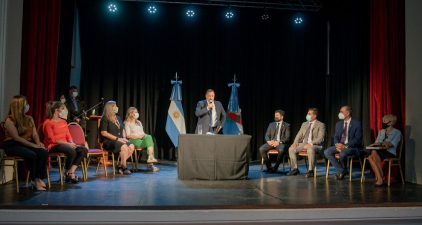 Quintela tomó juramento a los nuevos integrantes de su gabinete 