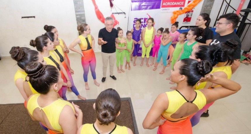 Delegación riojana viaja a importante torneo internacional de danzas