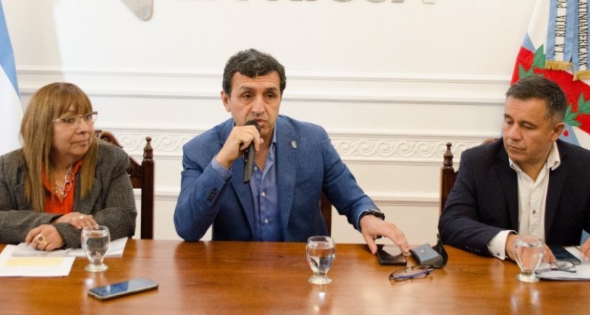  Educación articula con los gremios docentes para el próximo inicio de ciclo 