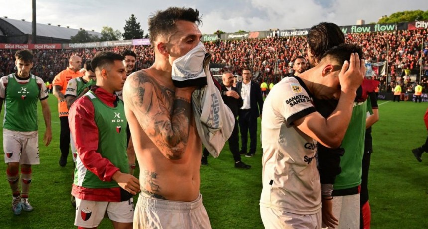Copa de La Liga:  Gimnasia le ganó a Colón que desciende a Primera Nacional
