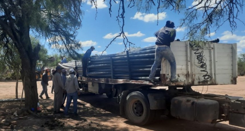  El gobierno provincial lleva adelante obra para el servicio de agua en Los Aguirres