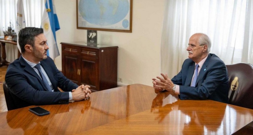 Taiana se reunió con el futuro ministro Petri para iniciar la transición en Defensa