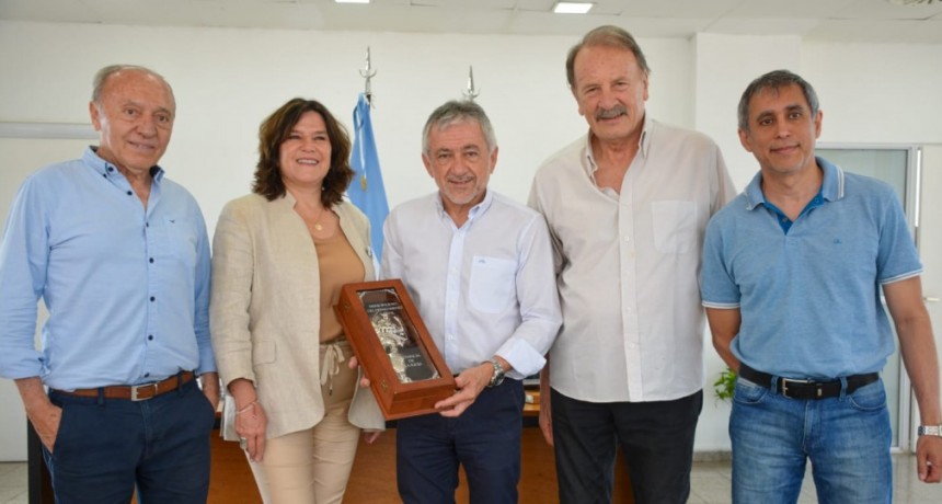 Molina se reunió con ex intendentes de la Ciudad para escuchar sus experiencias y apredizajes  