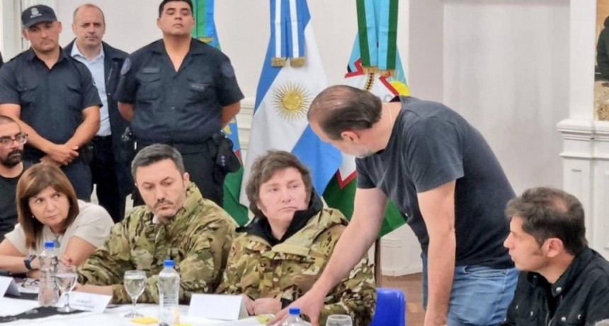 Milei viajó a Bahia Blanca y recorrió zonas afectadas por el temporal