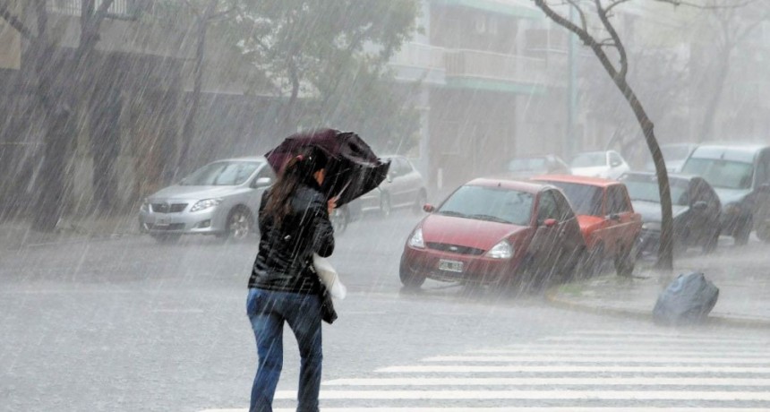 Continúan este lunes las alertas por tormentas y granizo en diez provincias 
