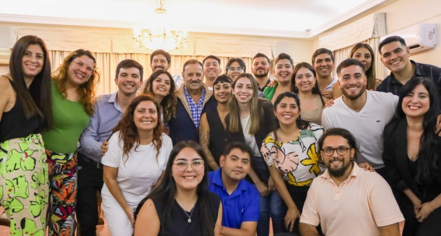 Quintela se reunió con jóvenes participantes del trayecto formativo del CFI