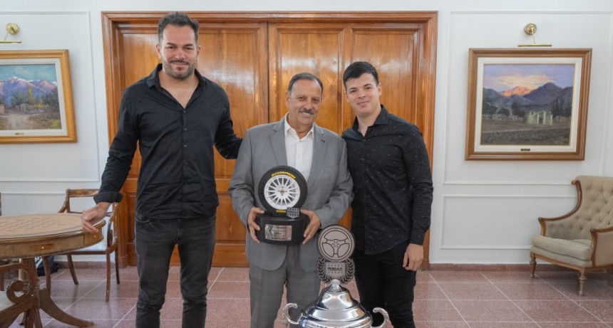 Quintela recibió a los riojanos campeones del Rally Argentino