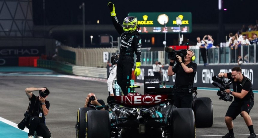 Hamilton deja Mercedes Benz y se suma a Ferrari