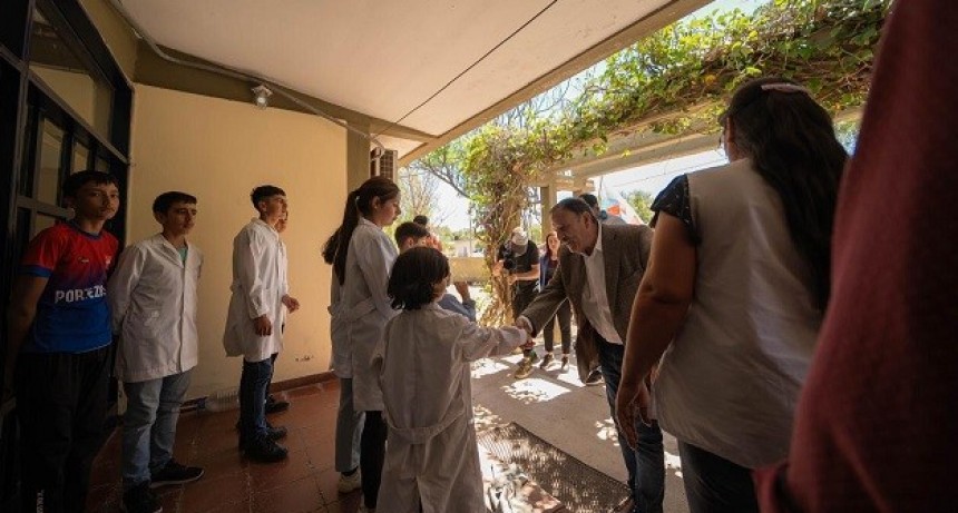Juan Facundo Quiroga:  Quintela inauguró obra de conectividad en tres localidades del departamento 