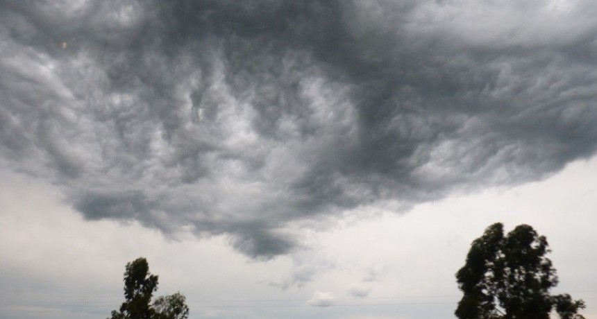 El COE emitió alerta amarilla preventiva por tormentas para la Capital y varios departamentos 