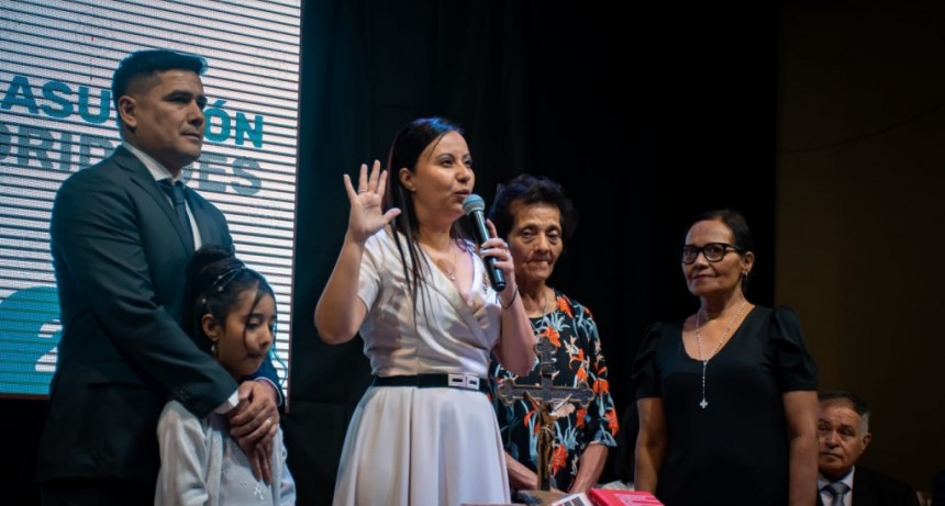Natalia Álbarez Gómez asumió como la primera mujer en conducir la UNLaR